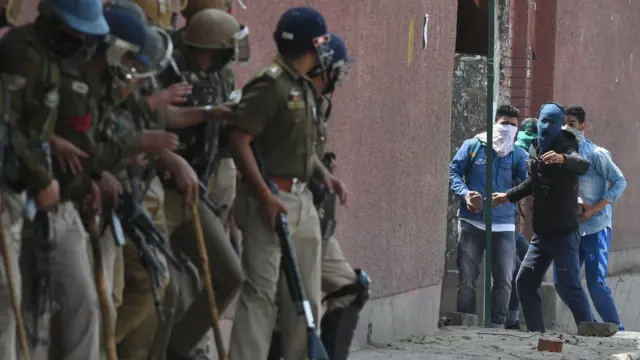 سرینگر میں طلبا کا احتجاج