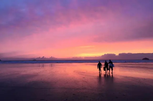 இறுதியில், எஸ்தர் ஜாண்சனின் புகைப்படம் ஒன்று.