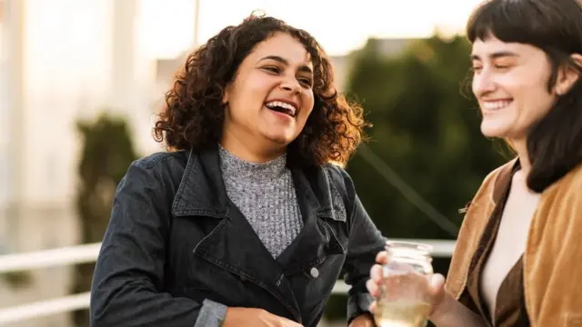 La plupart des gens apprécient la possibilité d'explorer leurs pensées et leurs sentiments les plus intimes, même s'ils parlent à de parfaits inconnus.