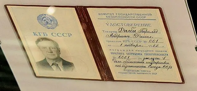 Credencial de la KGB de Kim Philby