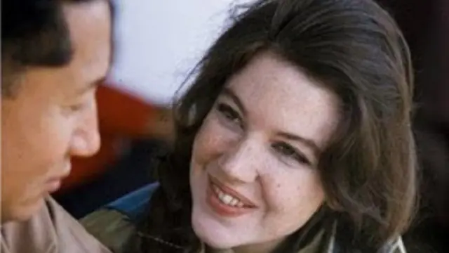 ચોગ્યાલ તેમનાં પત્ની હોપ કૂક સાથે