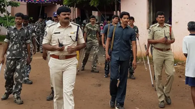 అప్పట్లో ఒంగోలులో ట్రైనీ డీఎస్పీగా ఉన్న దామోదర్ మున్నా కేసును చేధించారు.