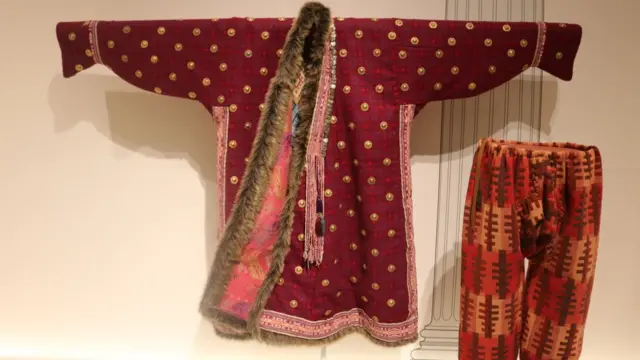 بازسازی یک لباس اشرافی هخامنشی در نمایشگاه