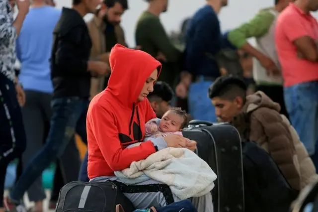 Barış Pınarı Harekatı'nın ardından Suriye'den Irak'a geçen bir mülteci aile