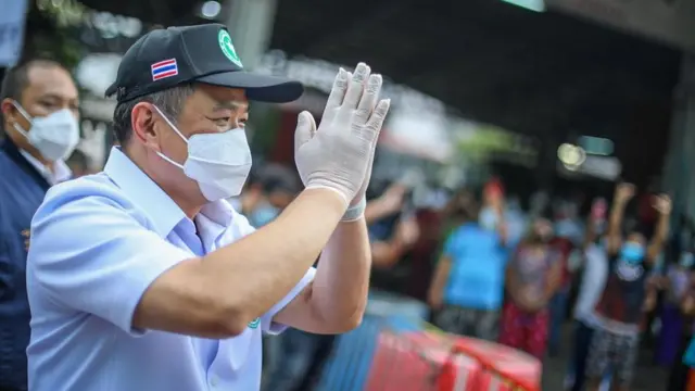 นายอนุทินยกมือไหว้พี่น้องชาวสมุทรสาคร