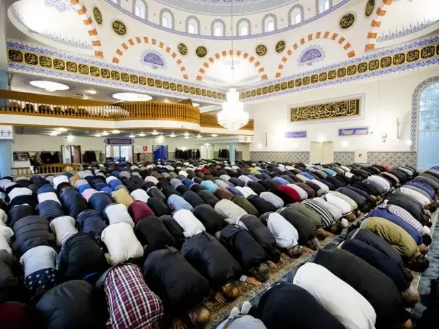 Rotterdam'daki Mevlana Camii