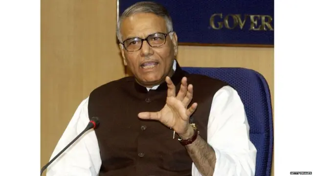 यशवंत सिन्हा हे माजी केंद्रीय अर्तमंत्री आहेत.