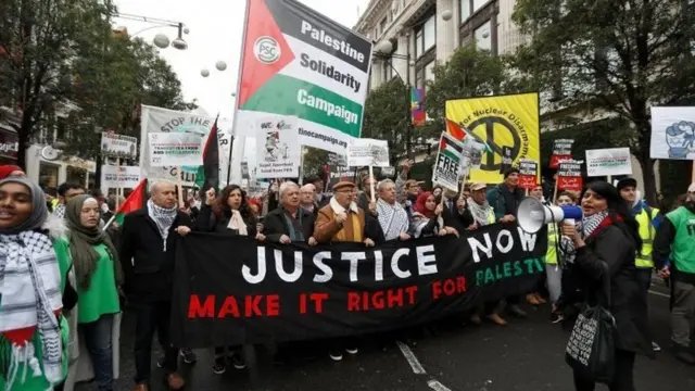 પેલેસ્ટાઇનમાં ઠેર ઠેર વિરોધ