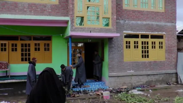 કાશ્મીરના પરિવારજનો