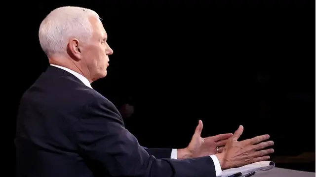 彭斯头上落苍蝇