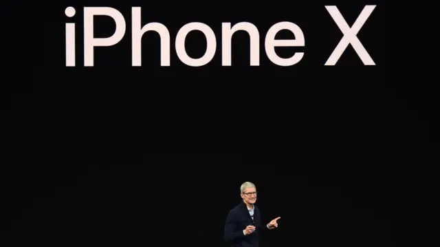 Тім Кук, iPhone X