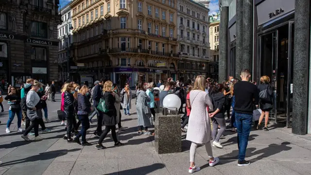 В минувшие выходные жители Вены осаждали магазины
