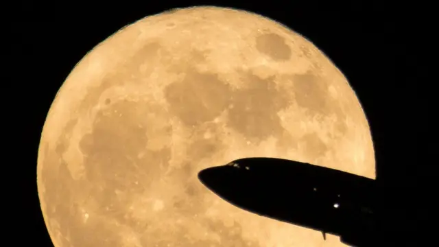 Літак, що прямує з Національного аеропорту Рональда Рейгана у Вашингтоні, США.