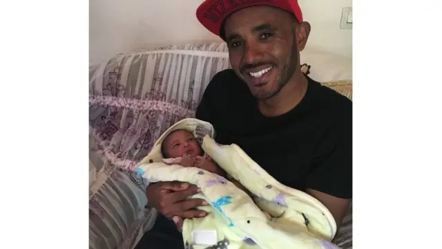 ፅጋቡ ምስ ውላዱ