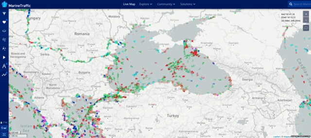 30 Mart TSİ 17:25 itibarıyla Karadeniz ve İstanbul Boğazı çevresindeki gemi trafiği