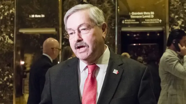 奧瓦州州長特裏·布蘭斯塔德