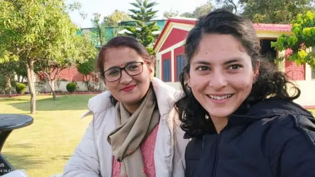 लता झिंक्वाण के साथ देहरादून में मानसी नेगी