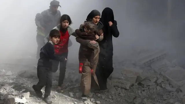 Civis após ataque a Ghouta Oriental