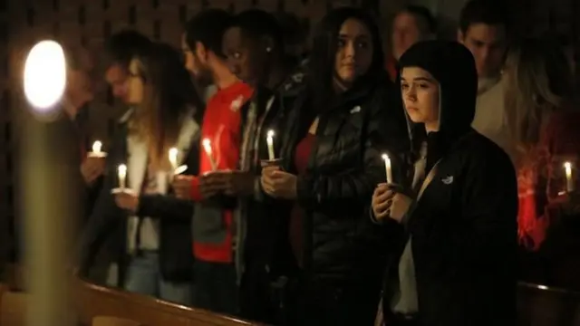 وقفة بالشموع في مدينة كولومبوس تضمامنا مع ضحايا الهجوم