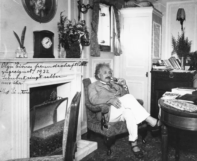 આઈન્સ્ટાઈન