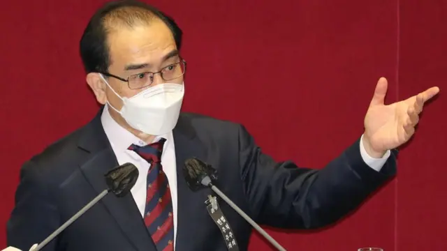 태영호 국민의힘 의원은 개정안에 대한 무제한토론(필리버스터)에서 10시간 이상 발언을 이어나갔다