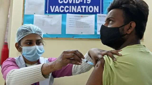 कोरोना वैक्सीन: आम लोगों को एक मार्च से लगेगा टीका, जानिए सब कुछ