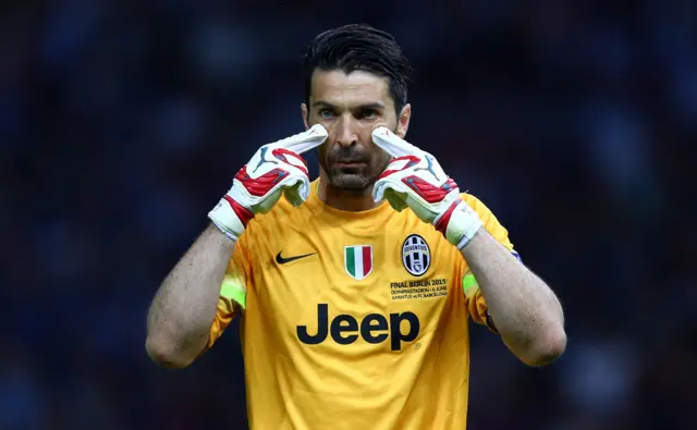 Buffon en la final de 2015