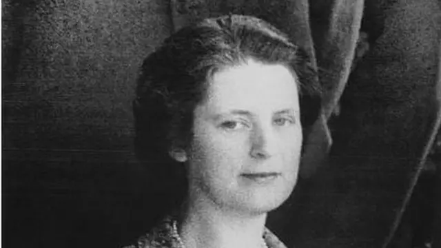 كانت لوسي ميرسر معه لدى وفاته