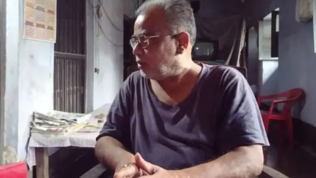 नवरुणा के पिता अतुल्य चक्रवर्ती