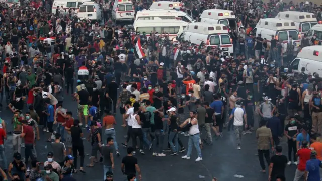 متظاهرون عراقيون