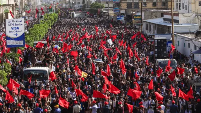 تجمع حامیان حوثی‌‌ها در صنعا در پائیز ۱۳۹۷ به مناسبت چهارمین سالروز تصرف پایتخت