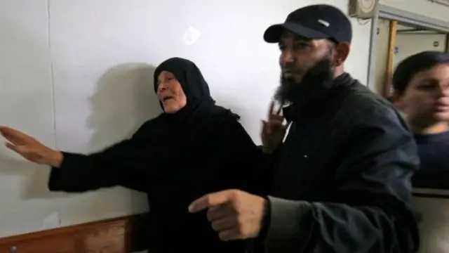 Mama wa mmoja wa Makamanda wa Hamas akilia kwa uchungu, baada ya mwanawe kuuawa