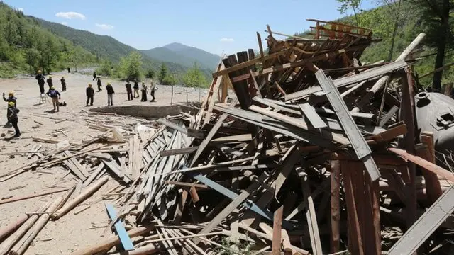 خرابه های به جا مانده از انفجار آزمایشگاه هسته ای کره شمالی