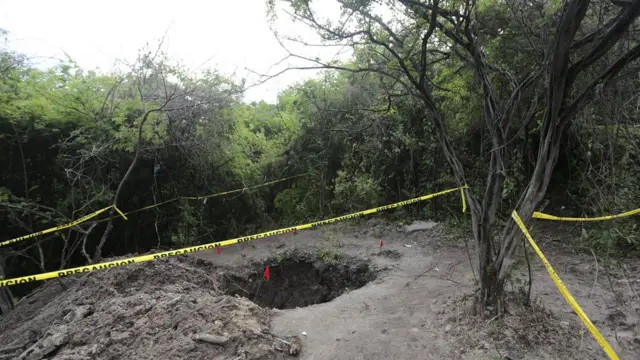 Búsqueda de desaparecidos en fosas comunes