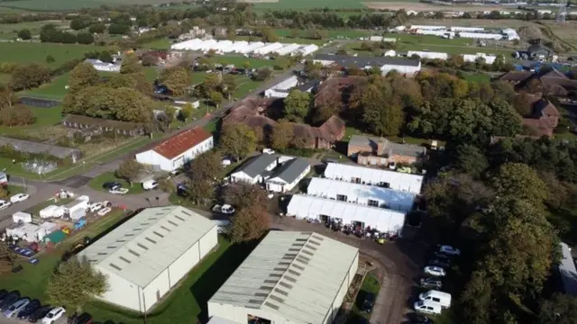 صورة لمركز مانستون للهجرة