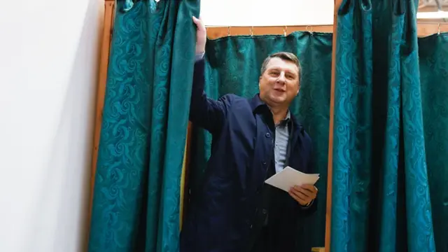 Президент Латвии Раймонд Вейонис