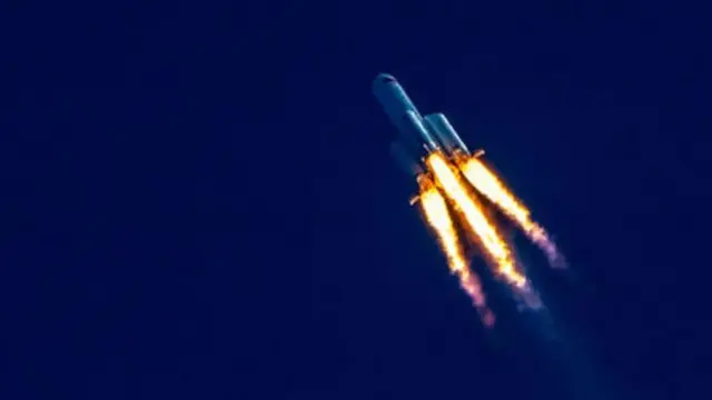 Cohete espacial.