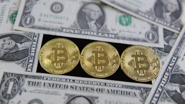 ဒေါ်လာနဲ့ဘစ်ကွိုင်