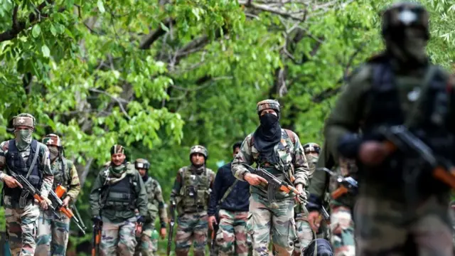 કાશ્મીરમાં સુરક્ષા દળો