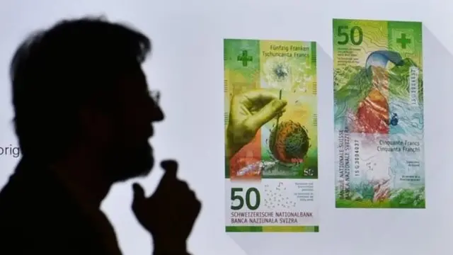 গবেষকরা বলছেন, ব্যবসায়ীরা শুল্ক ও ব্যাঙ্ক কর্মকর্তাদের সাথে নিয়ে অর্থ পাচার করছেন