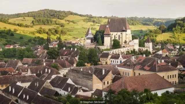 चर्च की इमारत