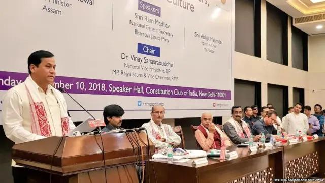 असम के मुख्यमंत्री सर्बानंद सोनोवाल दिल्ली में आयोजित एक कार्यक्रम में बोलते हुए