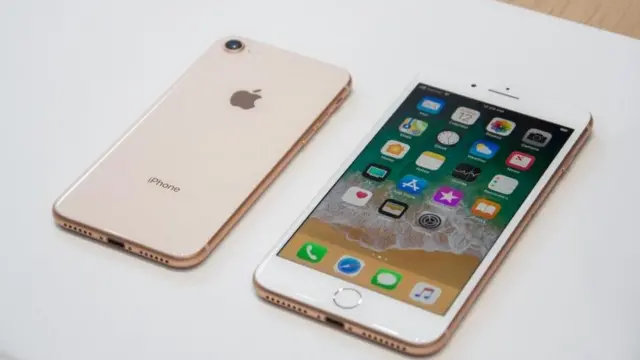 Une Chinoise reçoit 20 iPhone de ses 20 petits amis pour acheter une maison