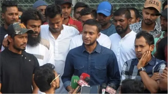 সংবাদ সম্মেলনে ক্রিকেটারদের দাবি পেশ করছেন সাকিব আল হাসান (ফাইল চিত্র)