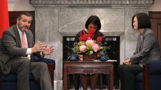 前美国共和党总统参选人，现参议员克鲁兹访台，会见台湾总统蔡英文，双方互称"真诚的朋友"。