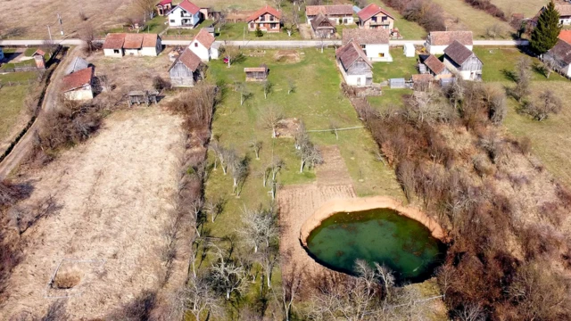 Чтобы избавиться от карстовой воронки в саду Николы Бороевича, потребуется потратить сотни тысяч евро