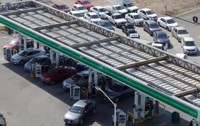 Colas en las gasolineras.