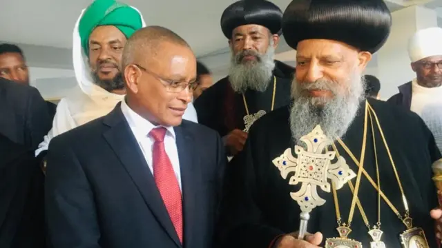 Dr Dabratsiyoon dureewwan amantaa waliin