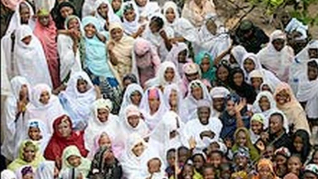 කෙසේ වෙතත් නයිජීරියාවේ ඩේලි ට්‍රස්ට් පුවත්පත වාර්තා කළේ බිරින්දෑවරු අසූ හය දෙනෙකු සිටීම