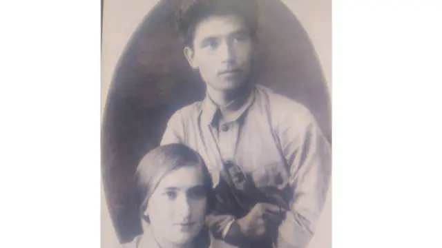 Роза Айтматова: Түшүмө киргенге чейин мен атамды сүрөтүнөн гана билчүмүн